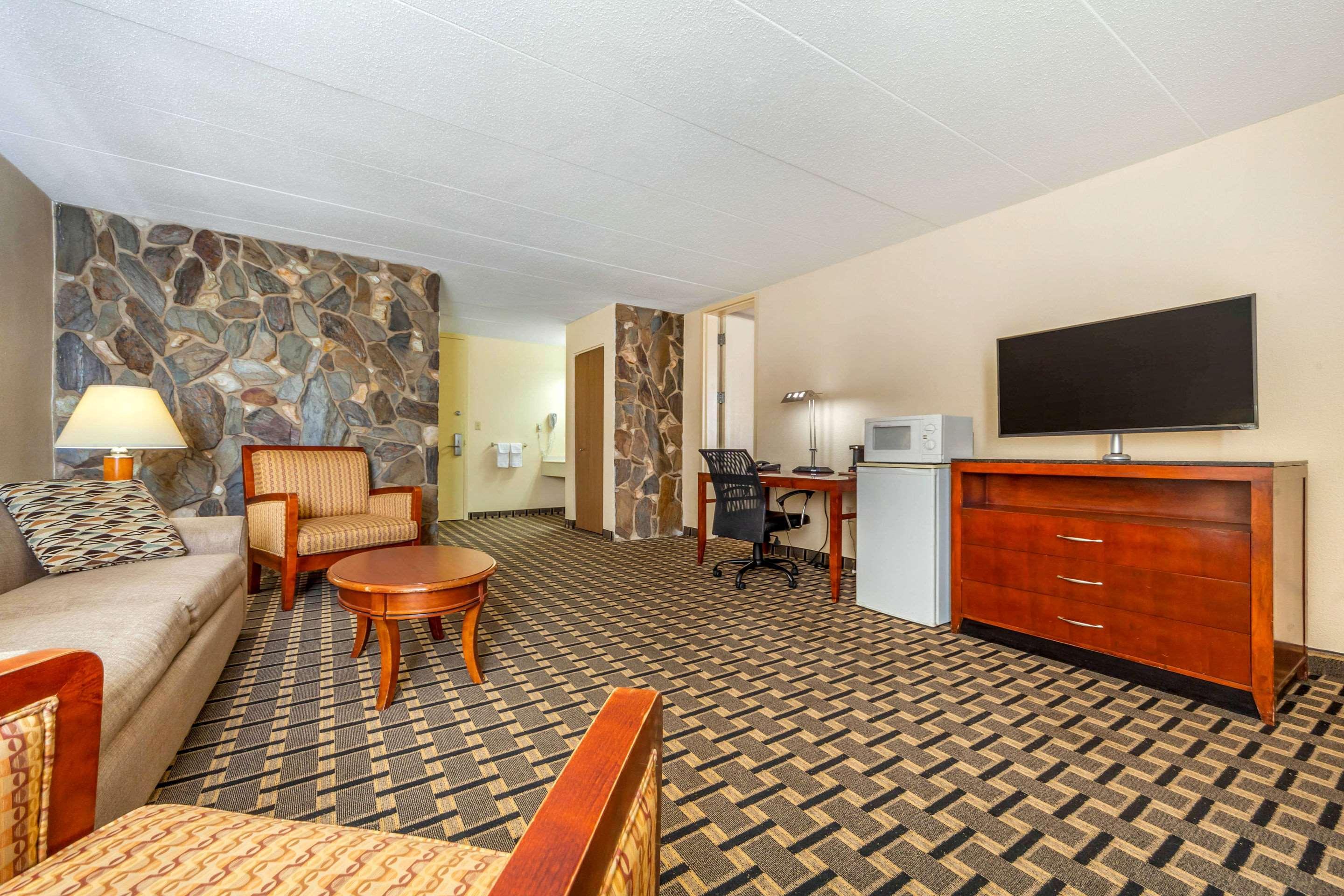 Econo Lodge Inn & Suites Brookings Εξωτερικό φωτογραφία