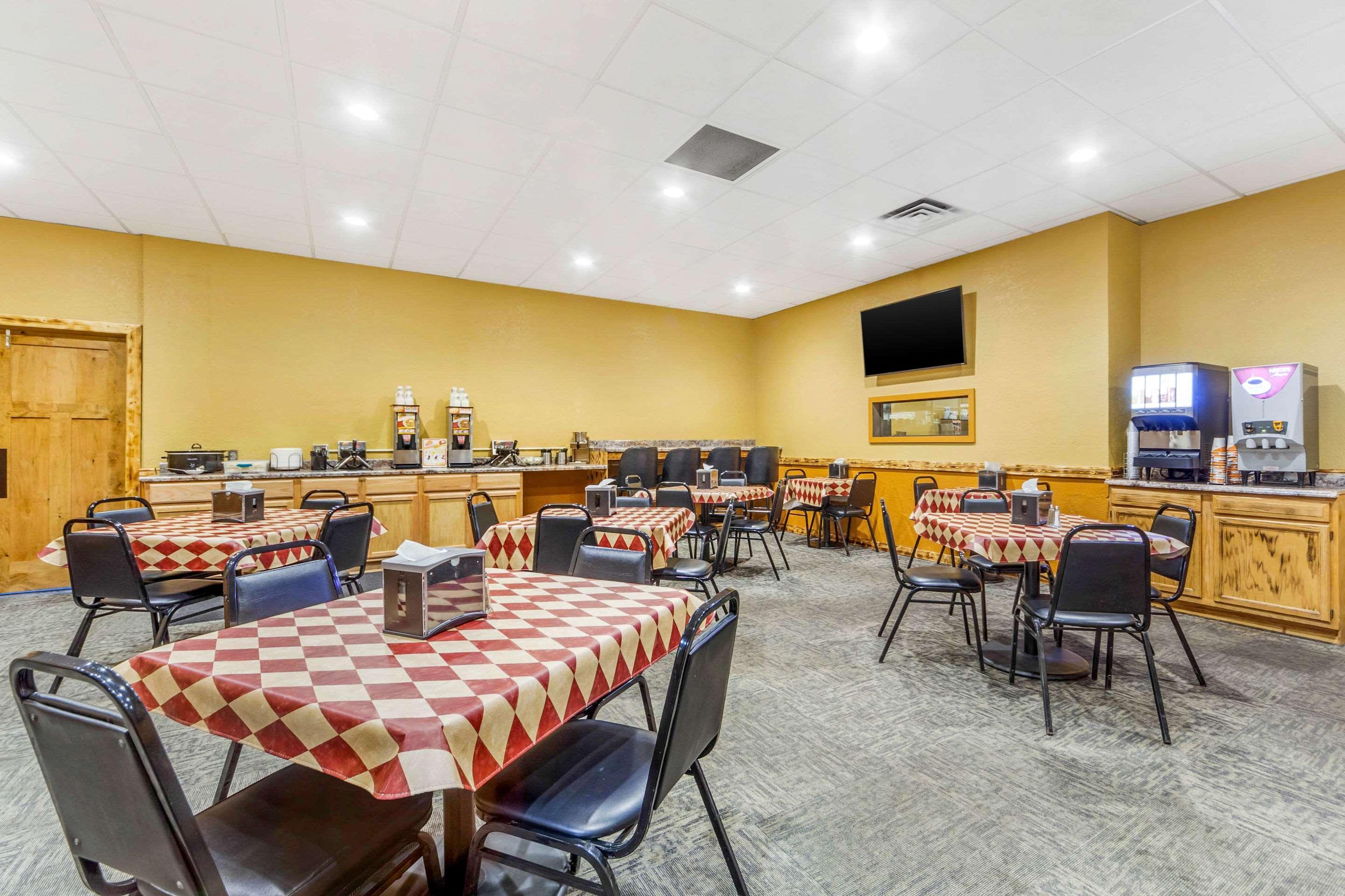 Econo Lodge Inn & Suites Brookings Εξωτερικό φωτογραφία