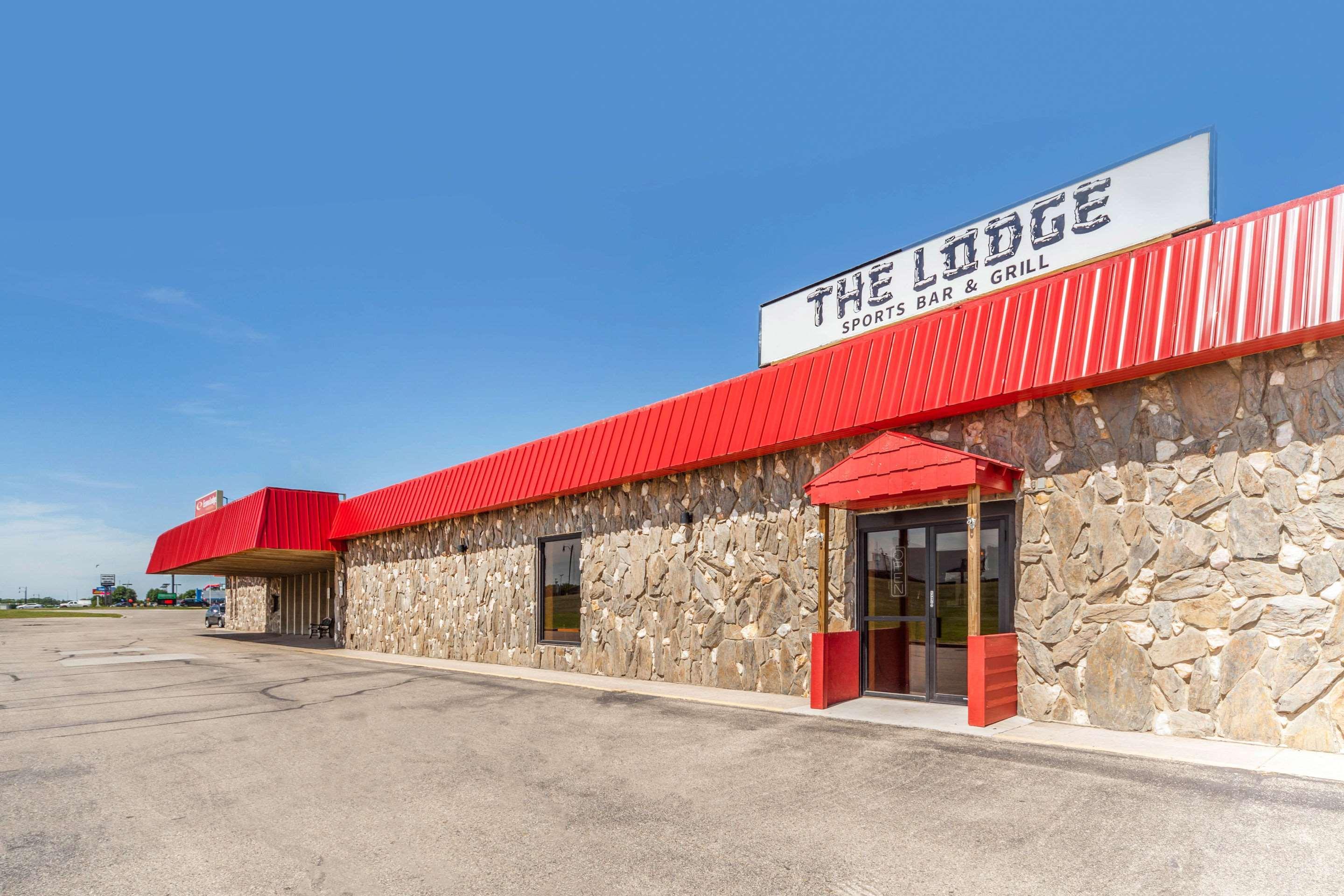 Econo Lodge Inn & Suites Brookings Εξωτερικό φωτογραφία